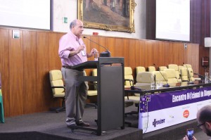 Dr. Henrique Neves, diretor geral da Sociedade Israelita Albert Einstein fala da mudança no atual cenário da informação. Foto: Alex Nunes